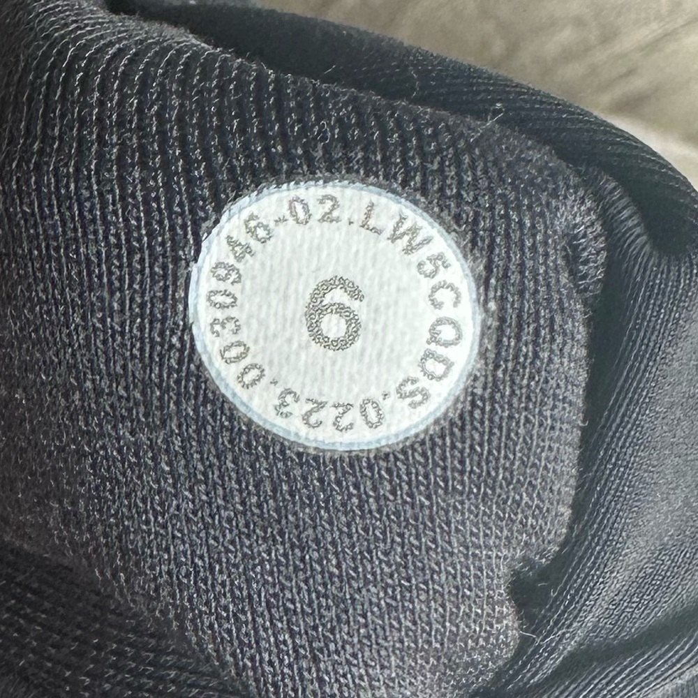 LULULEMON X PELOTON Wunder Train High Rise Tight 25” size 6 - Picture 4 of 6